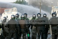 belfast riots with riot police and water cannon